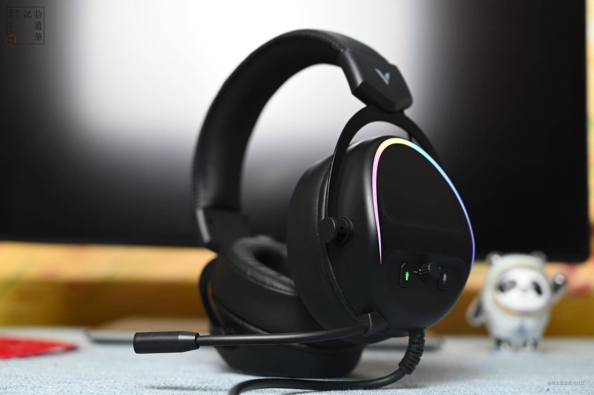 JoellaSellzr's tweet photo. Just unboxed my long-awaited wireless noise-canceling headphones! The packaging was so sleek, and they fit perfectly—already testing the sound quality on my commute. ， https://t.co/mRTBlsH20E