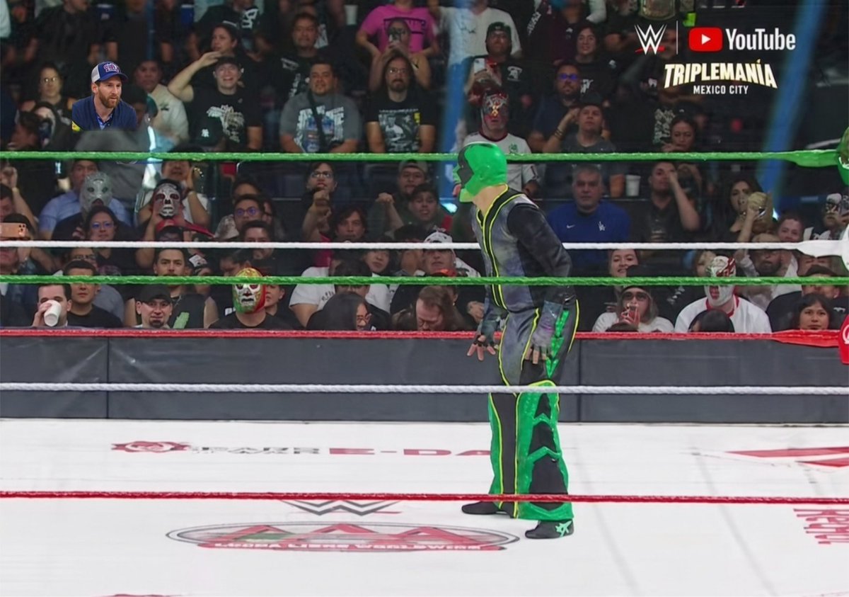 DiscussingWrsln's tweet photo. Lionel Messi was reportedly spotted in the audience during AAA TripleMania. He reportedly did not want to be acknowledged so he could watch the show without any disturbance.

(Source: JDfromNJ) https://t.co/GqKVjOLUMA