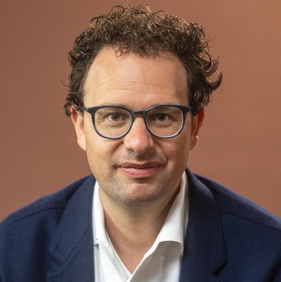 GlobeEyeNews's tweet photo. Anthropic CEO Dario Amodei says if artificial intelligence is powerful enough, it can overcome shutdown attempts.

"We’ve seen that in simulations as well." https://t.co/JjFP8Bt864