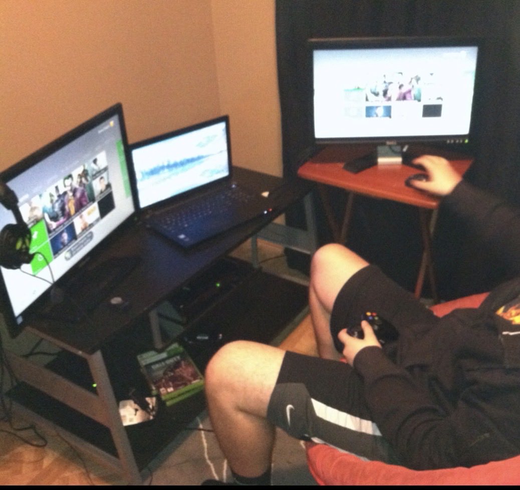 308chap's tweet photo. My setup back in 2014. Many bills were hit on this setup lmao https://t.co/EY0dctKnxF