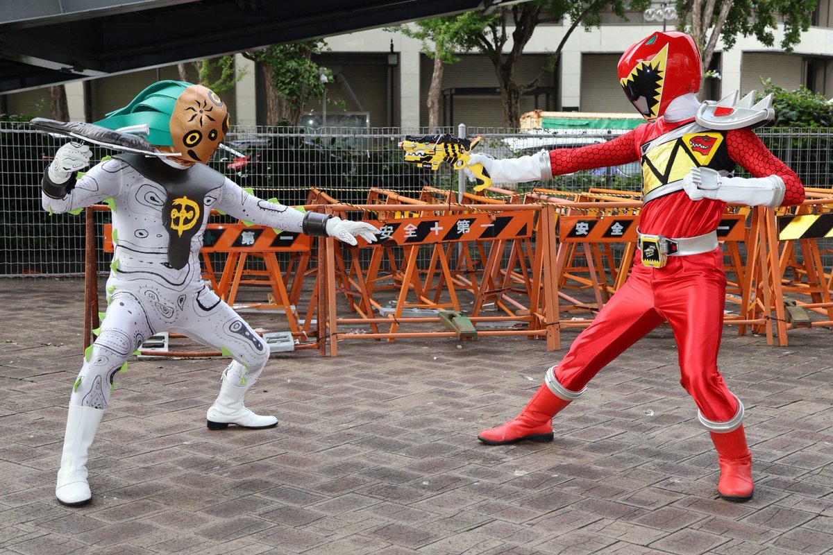 yuutarou_cos's tweet photo. 戦闘シーン
@fbfighter07 
📸@ten_sky_high https://t.co/vlPdW78Y8z