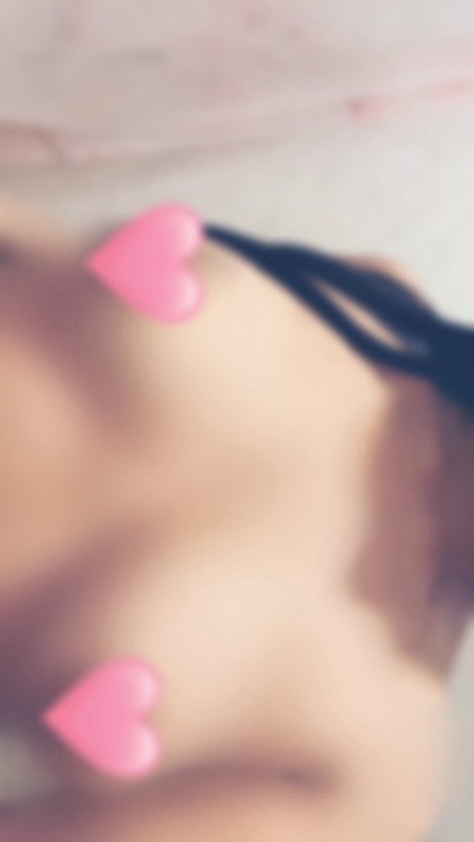 Madiisxo's tweet photo. I’m shyy #nsfwtwt #slut #virgin https://t.co/cghowMTWxg
