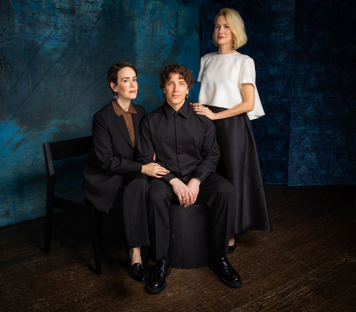 BraSarahPaulson's tweet photo. Novos portraits de Sarah Paulson para o Los Angeles Times fotografada por Jason Armond no #TIFF https://t.co/7POVZkftPR