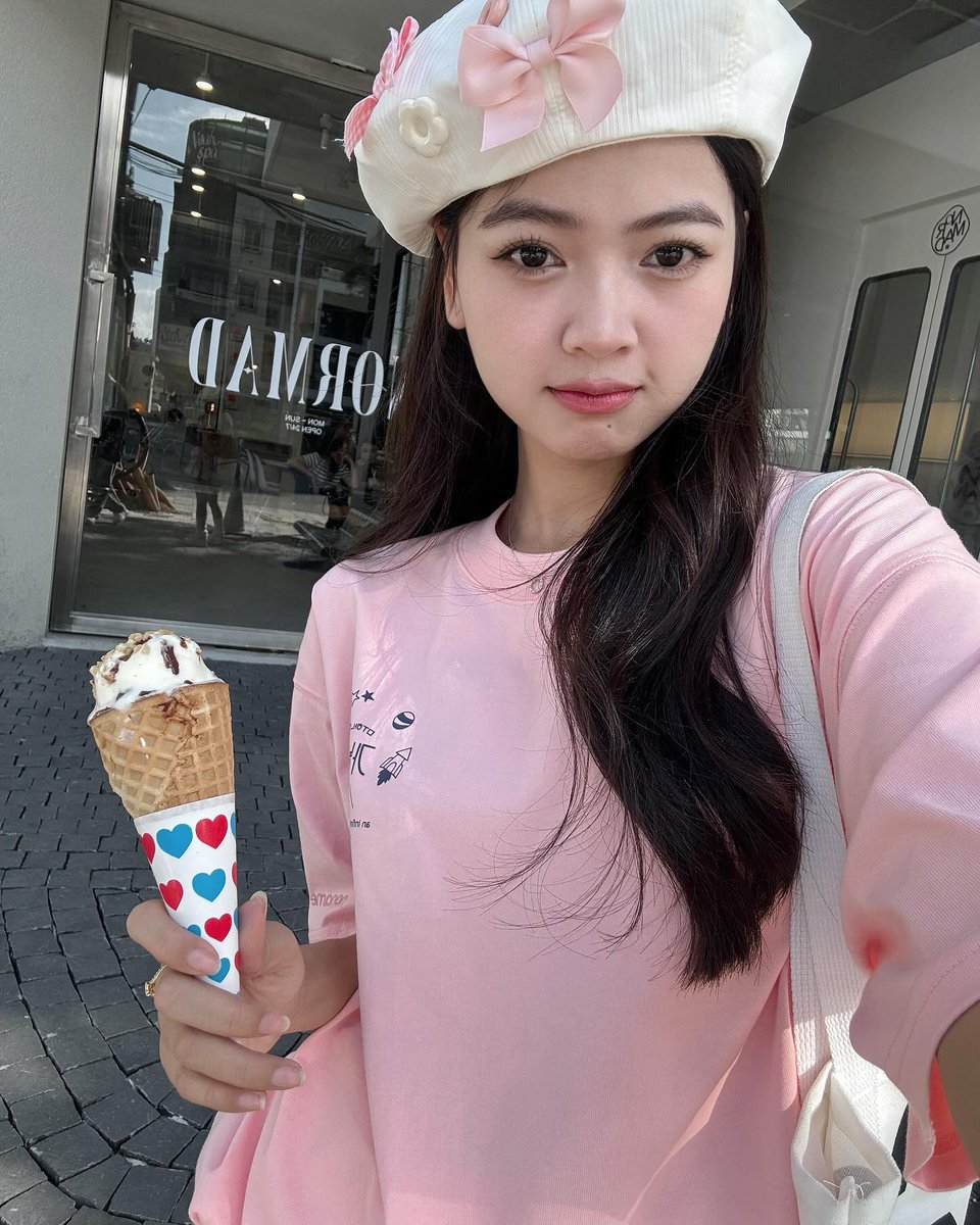 oficial_c4's tweet photo. 自分を信じることが、成功への第一歩だ。 😂
PVLt https://t.co/vRPB2ycnmA