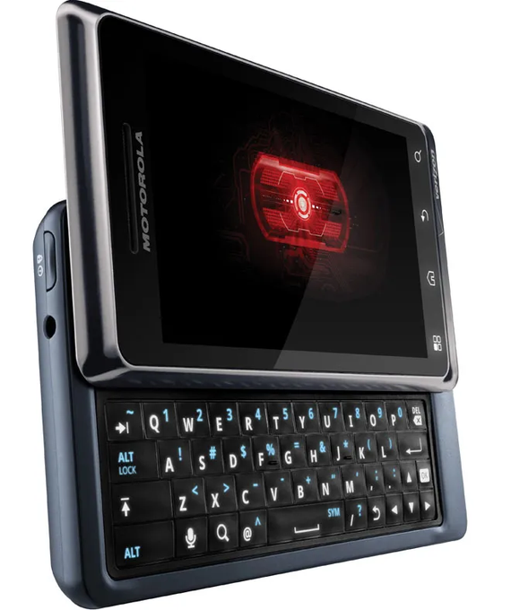 Lighthouse_Ops's tweet photo. @egbokavictory_ Physical buttons are the best.
Droid 2 still my favorite phone design. https://t.co/W18h2uQ8o9