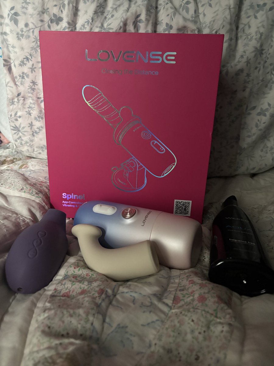 bluettecos's tweet photo. eheheheh so excited to finally have a cosplay/dress up account here!! wondering how many people are interested in a review of one of my newest toys…
#nsfwtwt https://t.co/73unbowb3D