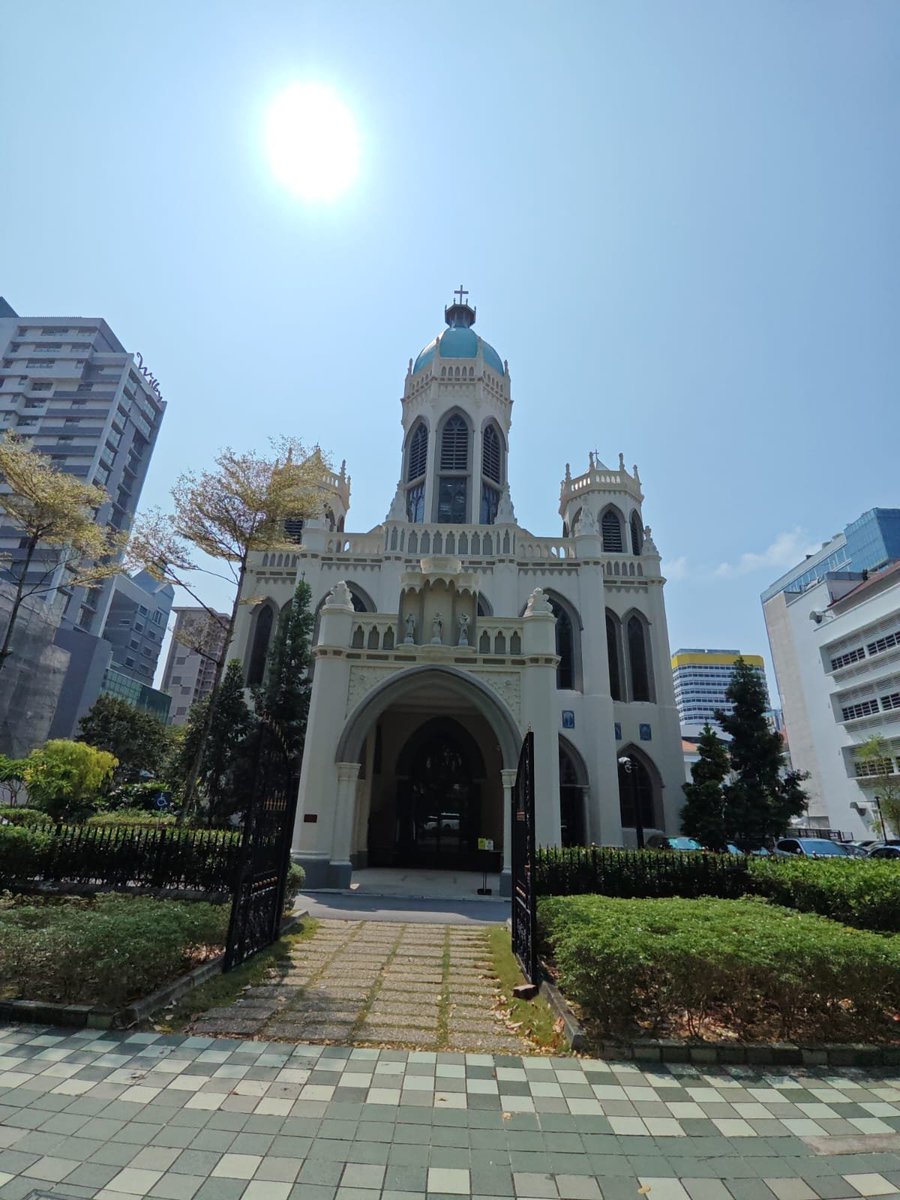 Silvia_Bianco's tweet photo. #Singapore 🇸🇬
#thesingaporebuddhistlodge 🕉️ 🪷
#stjosephchurchsingapore ⛪
#sultanmosque 🕌

#silviabianco 📸 https://t.co/nvECO7xsIP