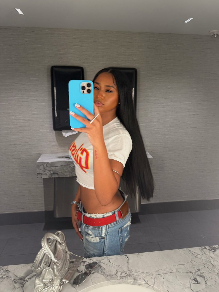 1nylaaa_'s tweet photo. https://t.co/c34PV02iuh
