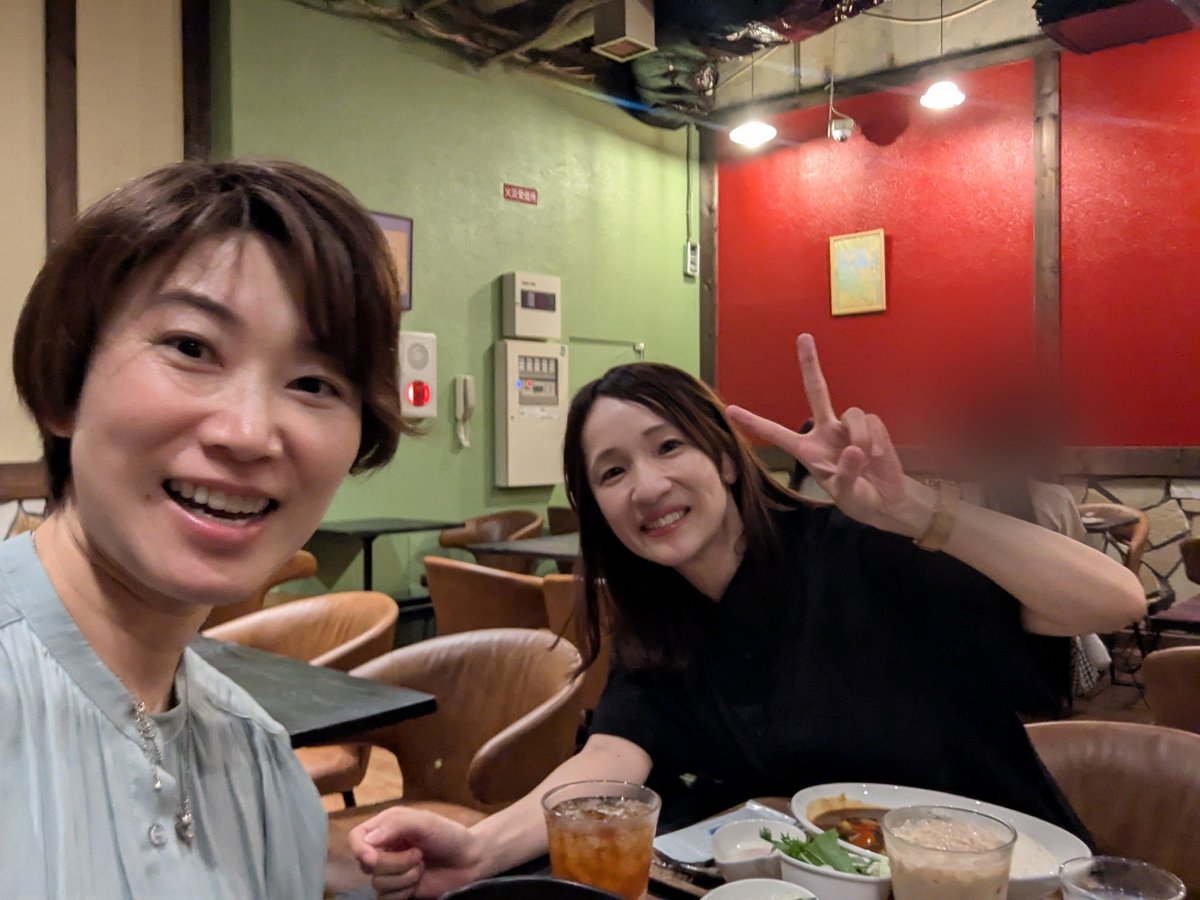 chihofujitani's tweet photo. めっちゃ久しぶりに高校同期のゆきと会いました😊ダブルスパートナー🤝🏓
今の話、これからしたいこと
ゆきとだからできる昔話色々⋯
あっという間でした。 https://t.co/QXCkTRhJpe