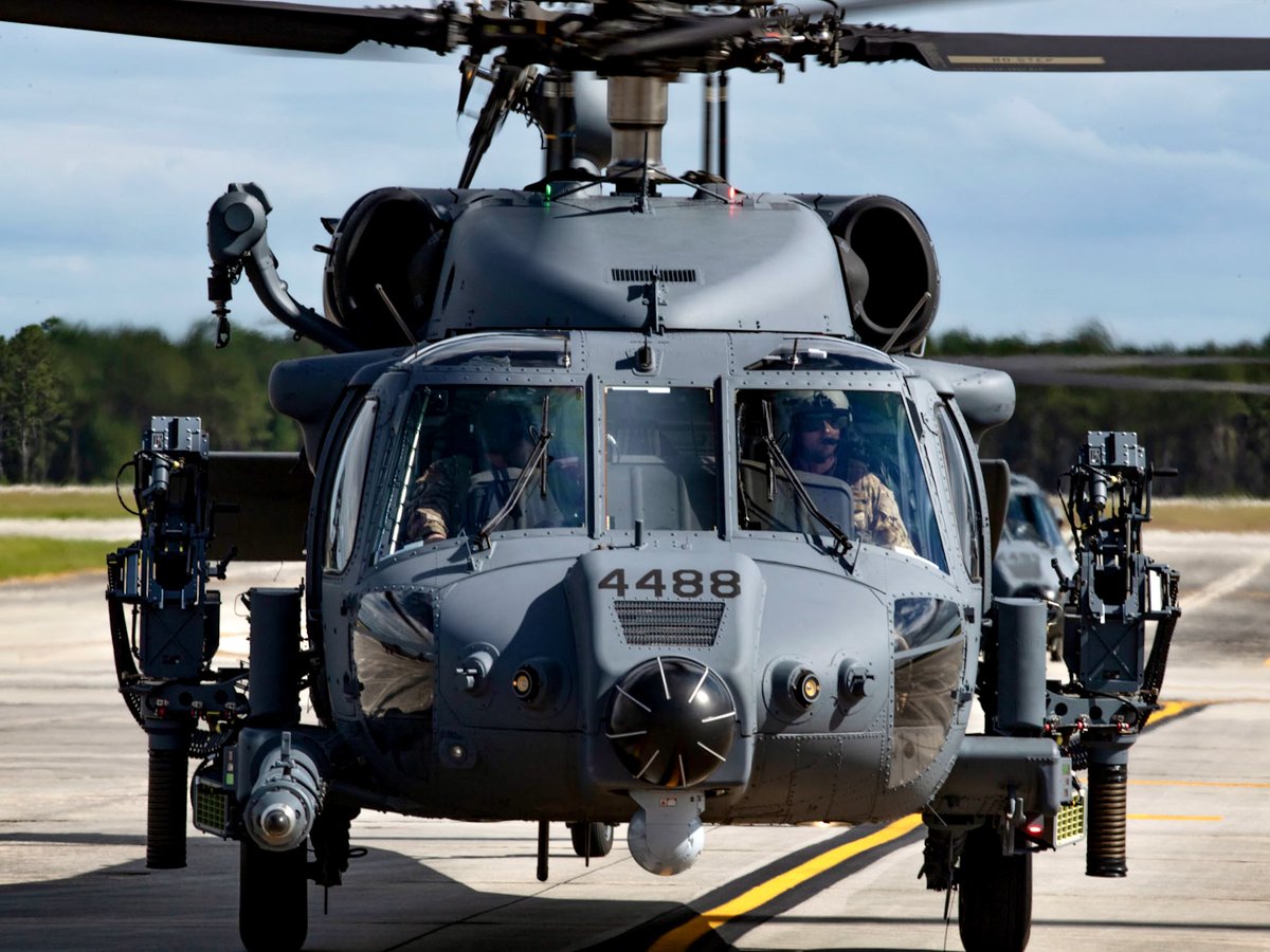 305FUN2's tweet photo. USAF’s HH-60W Jolly Green II. Moody AFB https://t.co/UDTgr0qkIm