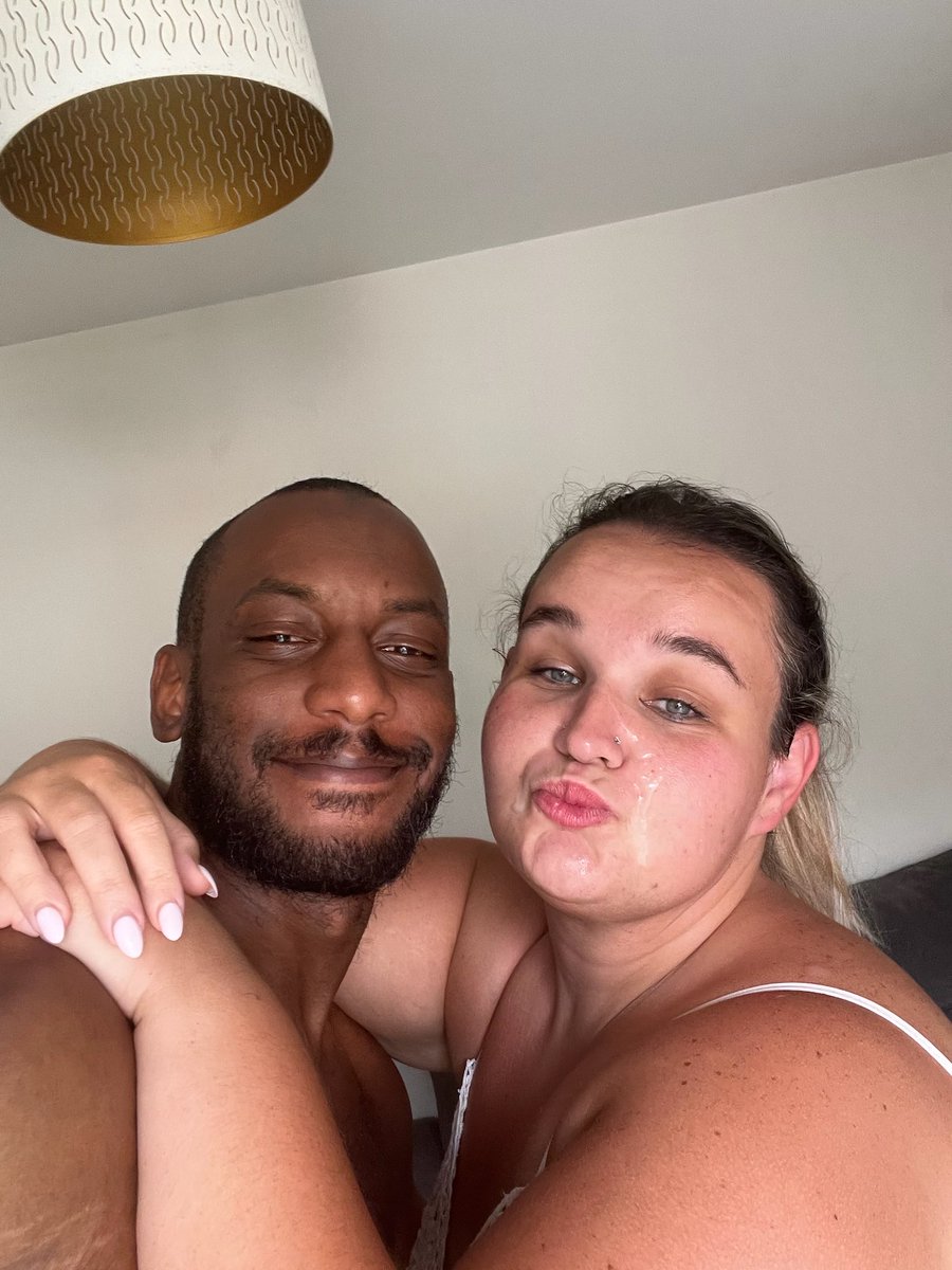 BBWHITE77's tweet photo. Salut à tous! Nous c’est BBWHITE 🇫🇷

Couple originaire de Paris nouveaux sur X

Petit selfie 🤳💦 juste après nôtres première gâterie 🍭🔞 https://t.co/o1H0Fd0wEu