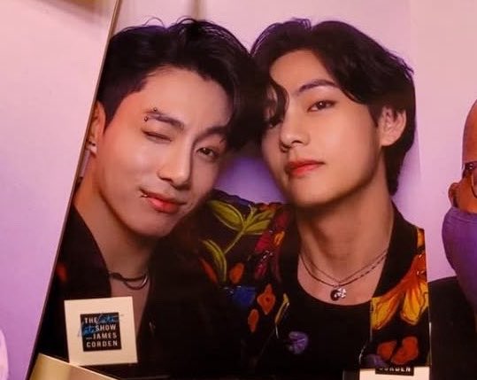 kthjjg's tweet photo. thinking about them https://t.co/ONK9KtpNTS