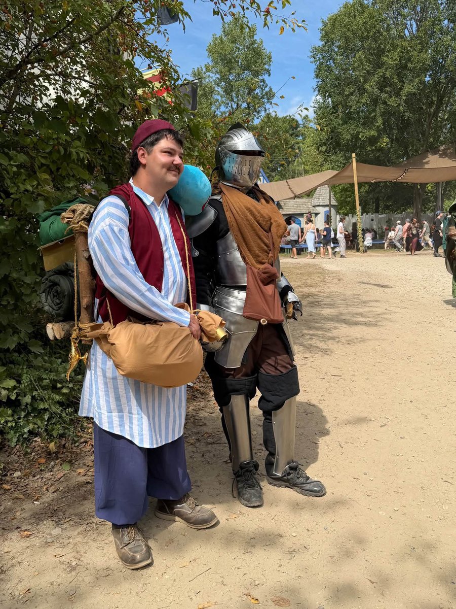 DQSlimeTime's tweet photo. Always great to see Western DQ fans out doing cosplay! This was from the Michigan Ren Faire. https://t.co/N6HjMBJjRT