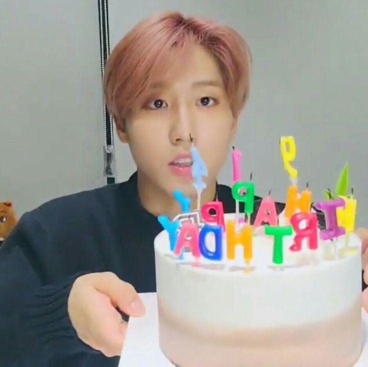 honneymoont's tweet photo. Eres lo mejor, te amo y admiro demasiado. 
HAN A STAR LIKE NO OTHER
#한이의_유성우가_내리는_날
#HANWrittenWithLove
#HappyHANDay https://t.co/u07MpelRNH