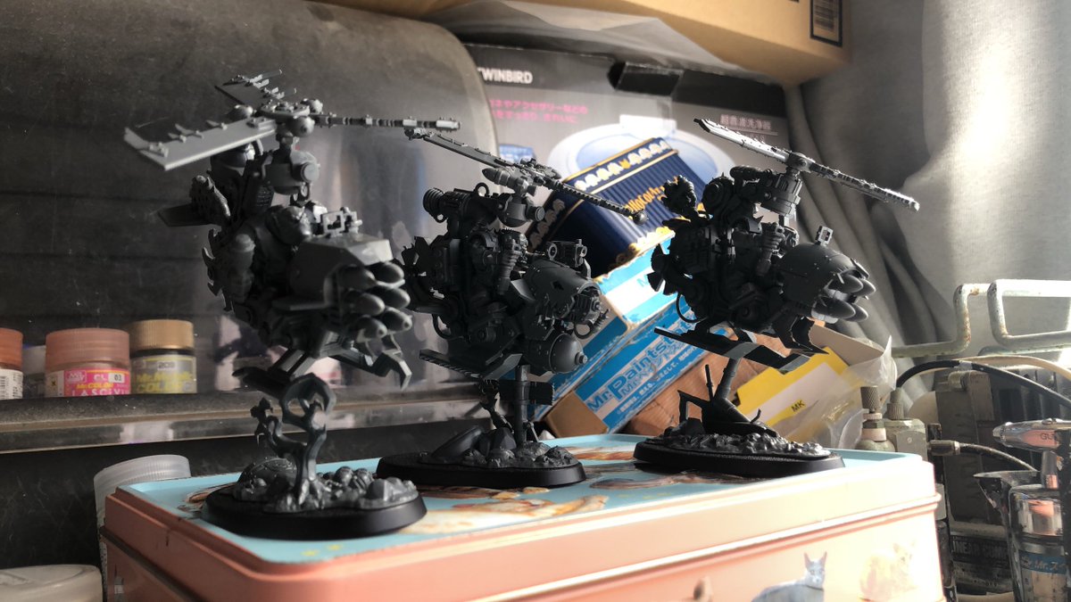 kkssrrbb's tweet photo. 朝からデフコプタの仮組みとプロペラにネオジム磁石仕込んでマグネタイズ!
これで軸が折れるのを防ぐってスンポーよ!
ベースと本体を繋いでる部分にも穴開けて針金を通して補強してある
#warhammer40k
#warhammerCommunity
#ウォーハンマー初心者
#オルク
#ork https://t.co/SU7a3uit7q