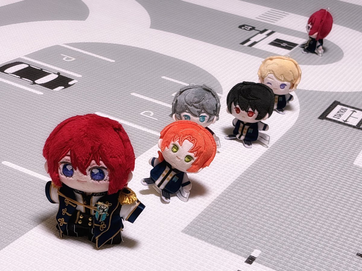 opm_st's tweet photo. 今日のつかぬ&amp;チビ⚜️

🦆🐥🐥🐥🐥……🏪🐣🍫

#いつぬいが見られるタグ https://t.co/taO1BLQMWX