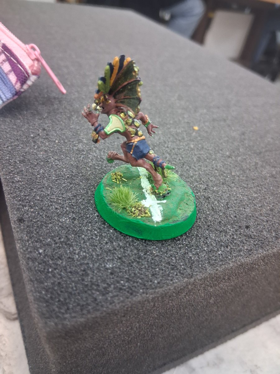 Gravity_DropArt's tweet photo. Another day another miniture. #bloodbowl #miniture #minipainting https://t.co/kyM6DumzwT