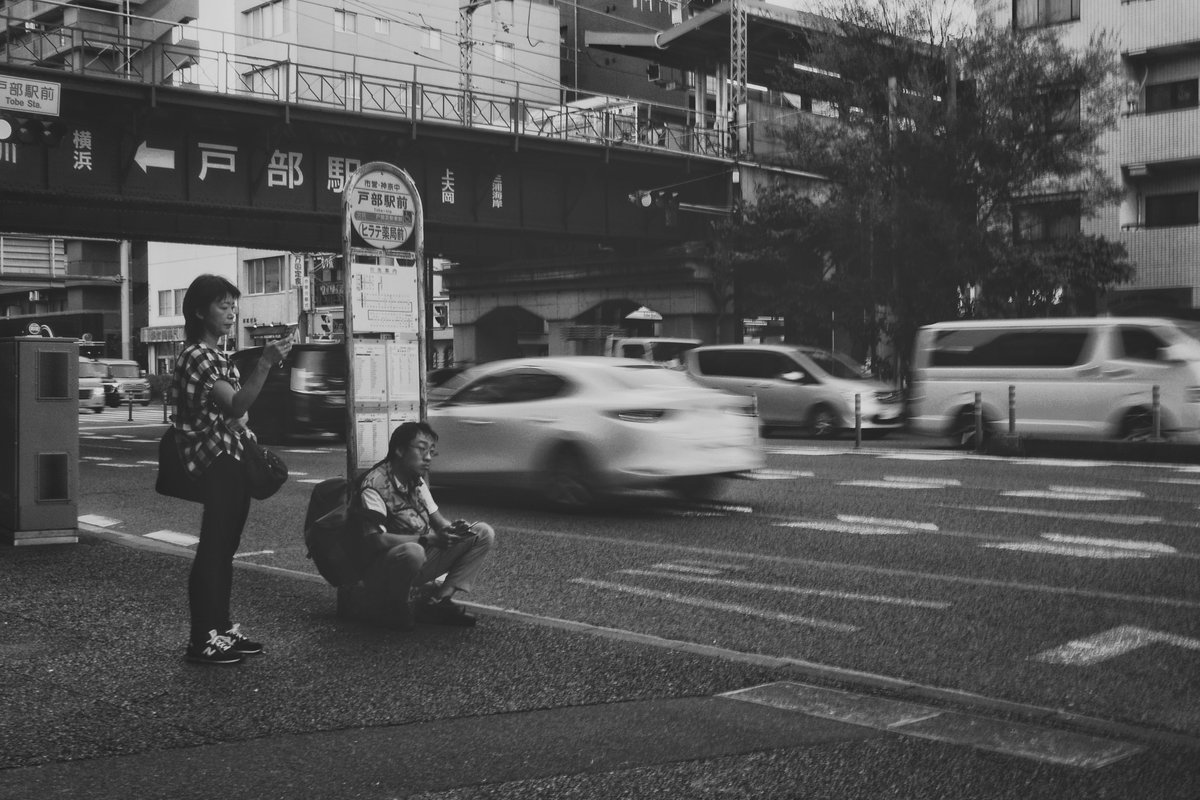 liberal1719k's tweet photo. A slice of life  過ぎ去る日常　R.1沿い　monochrome 横浜市西区にて　#streetphotography #Yokohama https://t.co/wcpIDShfuT