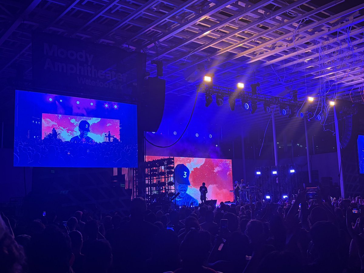 ughnotthis1's tweet photo. So glad I went to the @chancetherapper show! Got upgraded seats #Atx https://t.co/NKRzyaRdpd