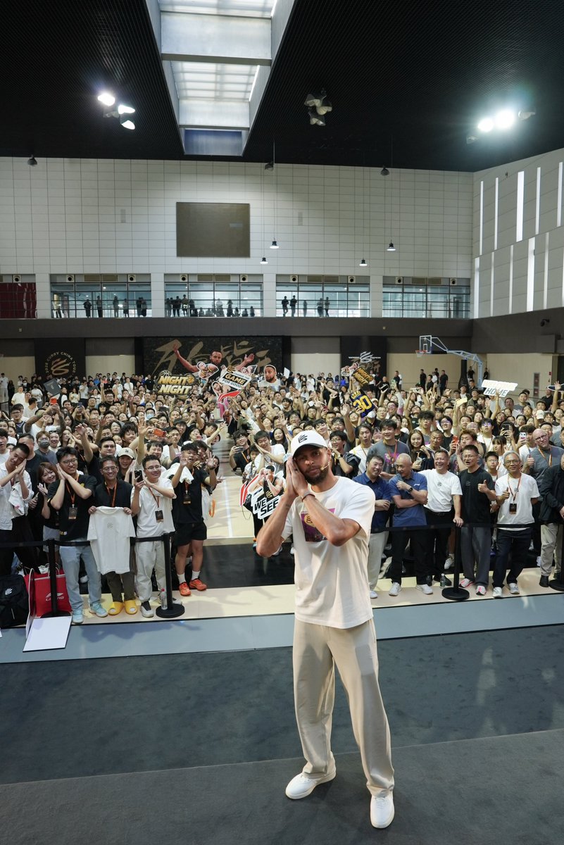 StephenCurry30's tweet photo. Nothing but love at the Li-Ning  HQ. Appreciate everyone who came out and made us feel at home... Excited for what's ahead for Curry Brand! https://t.co/l7njUOGyNR
