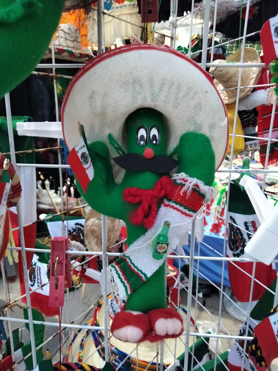 ELoretense's tweet photo. #PostalesLORETO 📸🇲🇽❤️ Ya se siente en nuestro Loreto, Zac., el ambiente del 15 de septiembre, Día de la Independencia de México. Nos vemos en la noche para gritar a las arengas: ¡Viva! ¡Viva! ¡Viva!

#ElLoretenseProyecciónInformativadelValledeLoreto #LoretoZac #Zacatecas #México https://t.co/1SEwgj4nGd