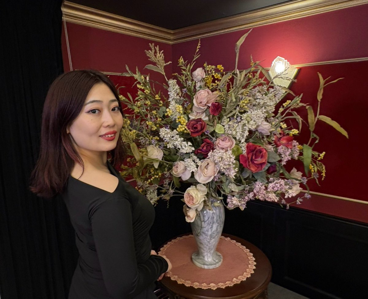 mayu_beko's tweet photo. 渋川 日本シャンソン館 ありがとうございました😌喉の奥の姫君のご機嫌ナナメがなかなか治らず…👸💢選曲の変更など失礼しました🙇出せる音域が限られ、テクニックもほとんど使えないなか、最後に助けてくれるのは基礎発声なんだと改めて勉強に🤔あたたかく見守っていただきありがとうございました🙇 https://t.co/SMxb3ZYkpn