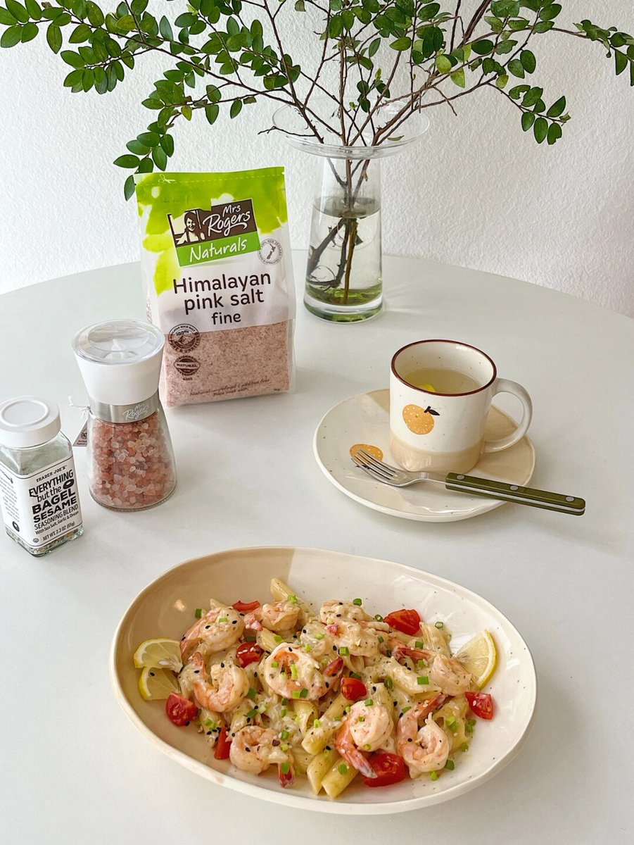 DaiseyVehrldj's tweet photo. [Homemade garlic butter shrimp pasta ready in 15 mins! No fancy ingredients, just fresh shrimp, garlic, and a touch of parmesan. Perfect weeknight win ]， https://t.co/katG383e0n
