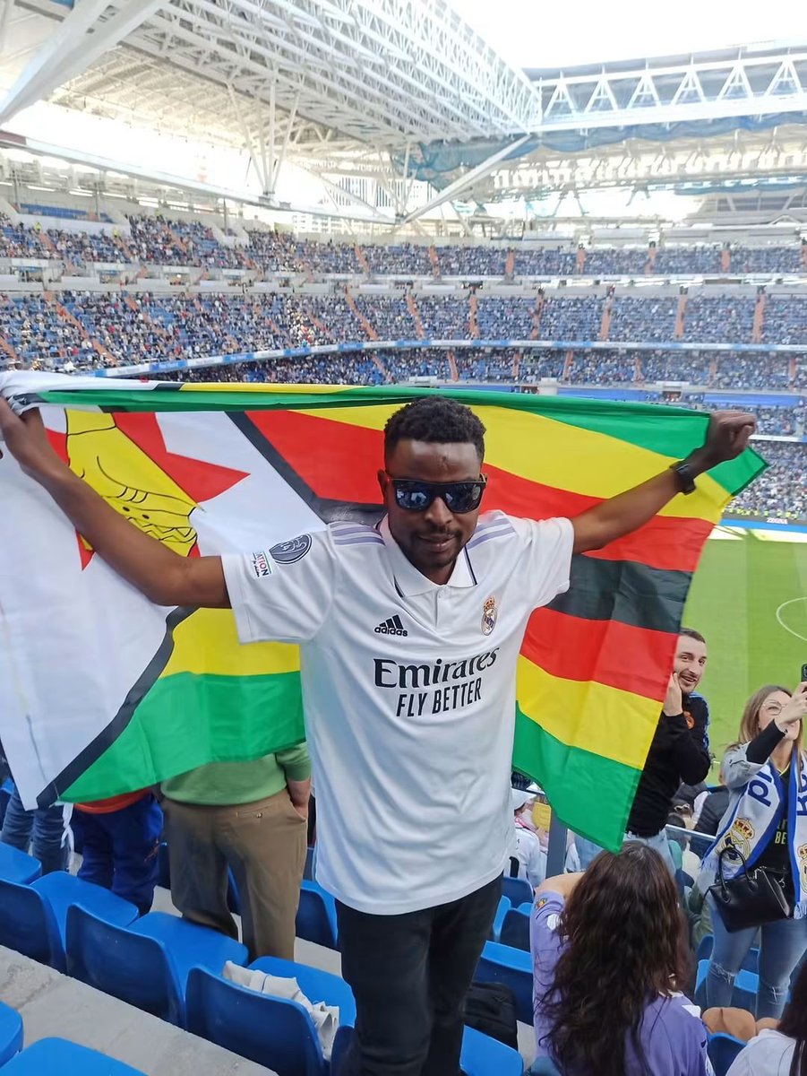 BinLadenGully's tweet photo. Madrid,Spain🇪🇸
Dunedin, New Zealand 🇳🇿
Baghdad, Iraq🇮🇶 
Lisbon, Portugal🇵🇹

always with my 🇿🇼 flag... 😂😭 https://t.co/EoLMS9jglg
