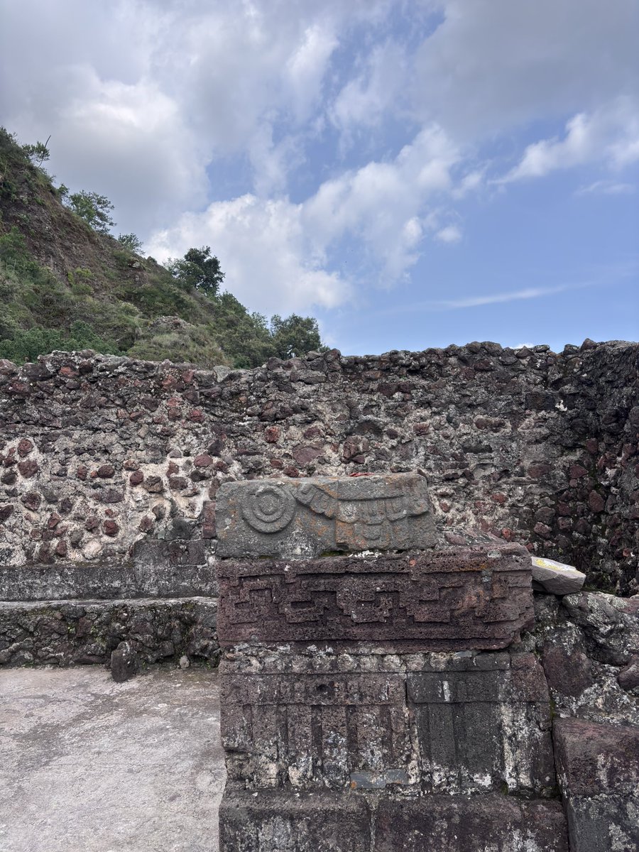 Azocar87's tweet photo. Tepoztlán Morelos https://t.co/ss4AIBI7g4