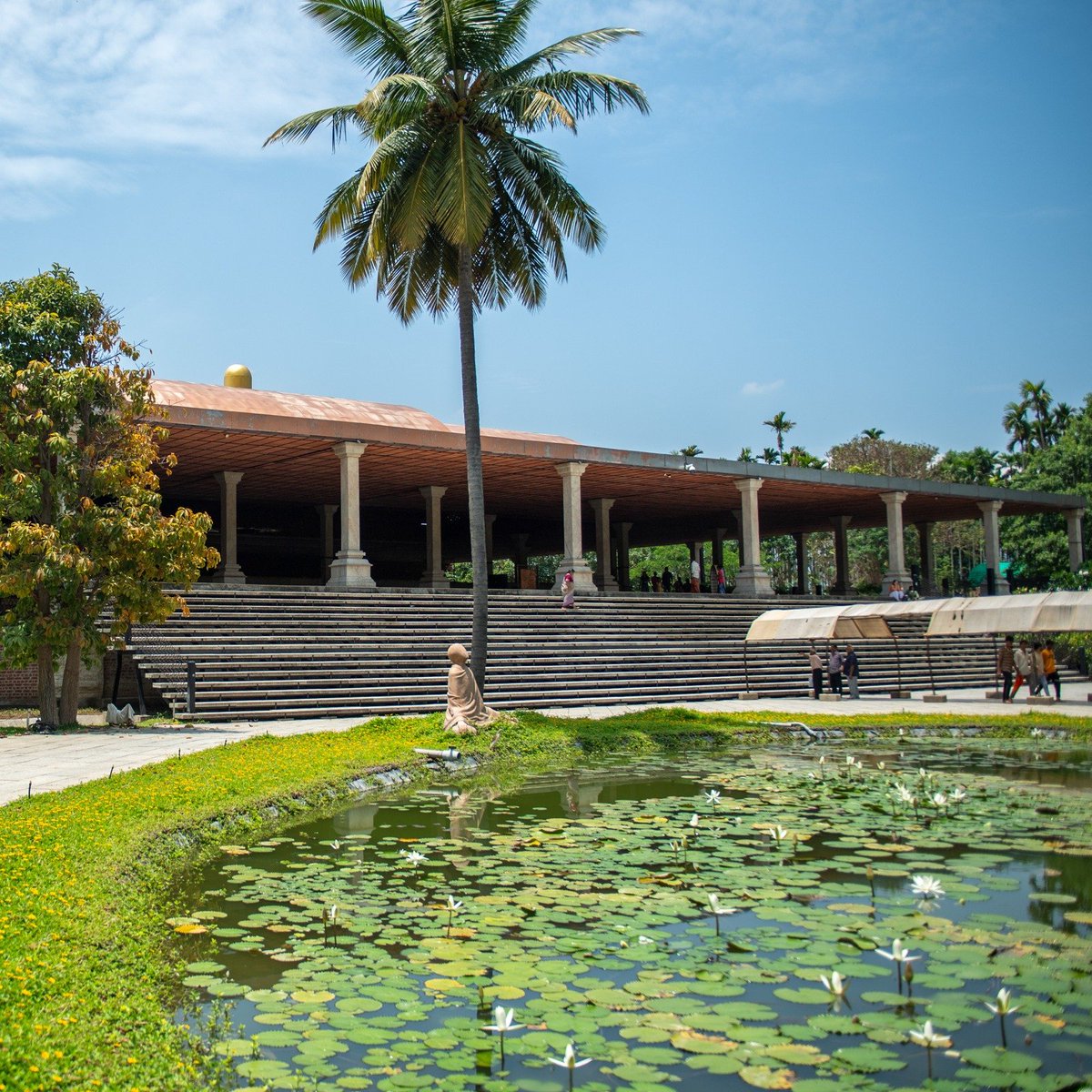 ishafoundation's tweet photo. A still afternoon by the lily pond at Isha Yoga Center. https://t.co/Y3MSL8Wkia