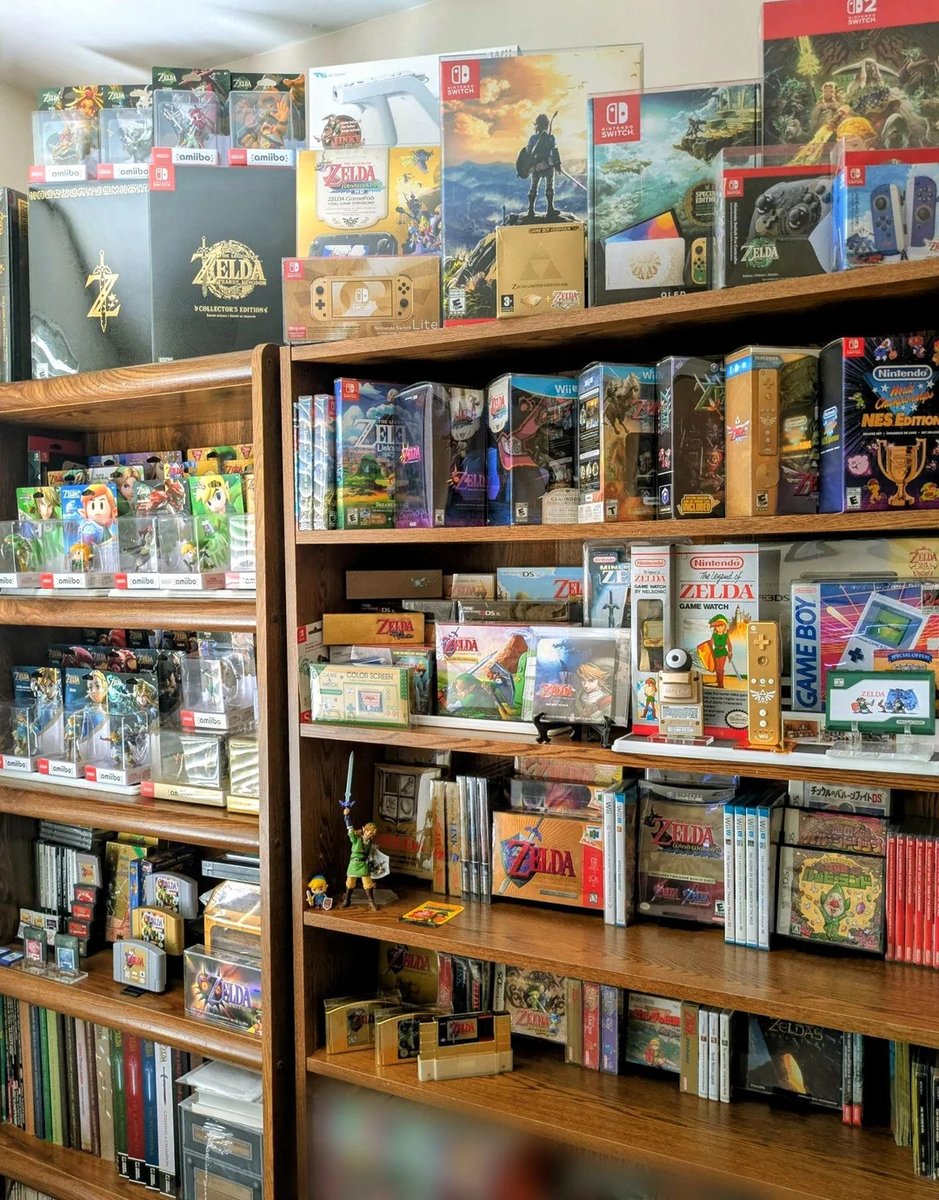 Retrogamerie's tweet photo. La collec' #physique de la semaine 🎮

Un peu d’amour pour #Zelda avec cette belle collection 💙
(source reddit r/gamecollecting) https://t.co/qrezl2xijr