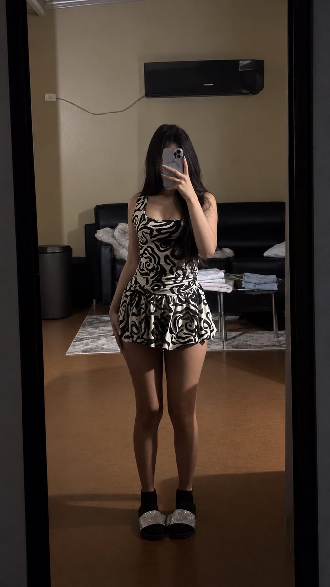 DanielaGutrph's tweet photo. What do I post? I only know how to be pretty.🤭 https://t.co/4Ye6VxjYhk