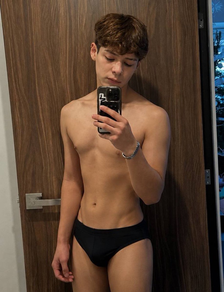 tuta447637's tweet photo. Esteban Woo. 👀🔥

Videos de el en telegram: https://t.co/4keSNkaaGm https://t.co/jMa1dYEey7