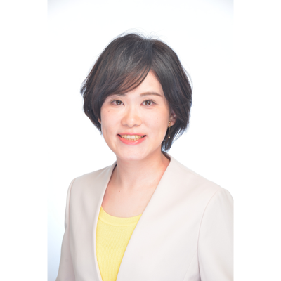konamina_writer's tweet photo. 【プロフィールアイコン変えました】
イメージコンサルの方に、似合う色を診断、似合う服をお買い物同行、ヘア・メイクチェンジ、写真撮影まで、イメチェンしました💖✨
ご紹介いただきました池田さん( @megunon3 )ありがとうございます！

こちらの診断は、白人に合わせたパーソナルカラー診断などとは違い、日本人の黄色人種に合わせた#アルファ式　という診断です。

イエベ・ブルベ・春夏秋冬などに当てはめずに診断を行います。数100通り以上あったり新たな結果が出たり😳

パーソナルカラー診断を受けても、垢抜けない・顔が暗い状態でした。
交流会に参加する機会もあり、仕事云々の話が一番大事だけど、ちゃんと身なりを整えなければ。結局見た目を整えないと、話が頭に入って来ないんですよね💦

アルファ式は以下の人にオススメ🫶

🔸パーソナルカラー診断を受けたけど垢抜けない方
🔸メイクを重ね塗りしたくない方
🔸自分の似合う色・服・ヘア・メイクを知りたい方
🔸服やメイクを断捨離したい方
🔸将来無駄遣いせずに節約したい方
🔸周りにほめられたい方
🔸自分に自信を持ちたい方
🔸これから経営者に会ったり、商談したりする機会が増える方

男性も大歓迎です🙆
受けてみたいなって思う方は、私にDMでご連絡いただけますと、説明会と個別相談が無料で受けられます！勧誘は一切ありません🙇‍♀️

東京で診断を行いますが、全国各地から申し込みがあるようです💡

一度、自分の容姿を振り返ってみませんか？

お買い物同行中にランチした際、商品の売り方や美容の話も聞けて楽しかったです🥰

いい出会いがありますように🩷

①旧プロフィール
②before
③after