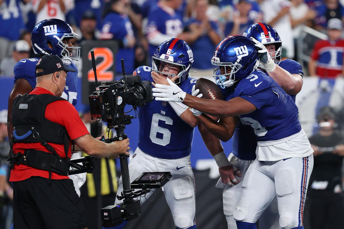 PFF's tweet photo. Jaxson Dart in win over Cowboys

79.3% Comp Pct (career high)
230 Pass Yards
3 Pass TD (ties career high)
134.2 Pass Rating (career high) https://t.co/oa6j95TvB5
