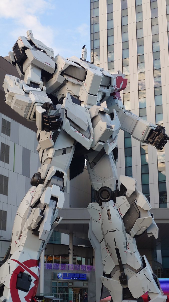 COMPUTERMOUSE9's tweet photo. @yoshi115t 昨日観に行きました
ビームサーベルに留まってました https://t.co/u727Dj2AIx