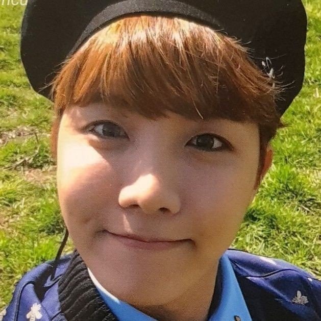 realbtsjeongguk's tweet photo. THE WAY HE DOESN'T EVEN LOOK LIKE THIS ANYMOREJSJEJW https://t.co/CYkhiveOIl