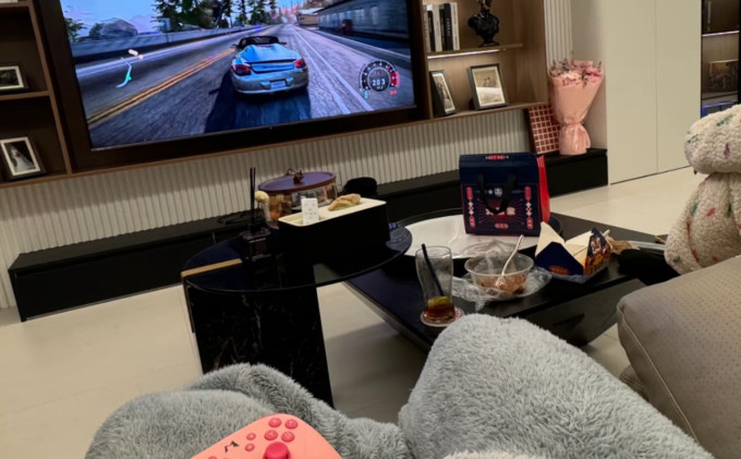 FiorellaMicozzi's tweet photo. Just finished a round of cozy puzzle games and grabbed my favorite matcha snack — perfect lazy Sunday vibe! https://t.co/BsK1w1EMLD