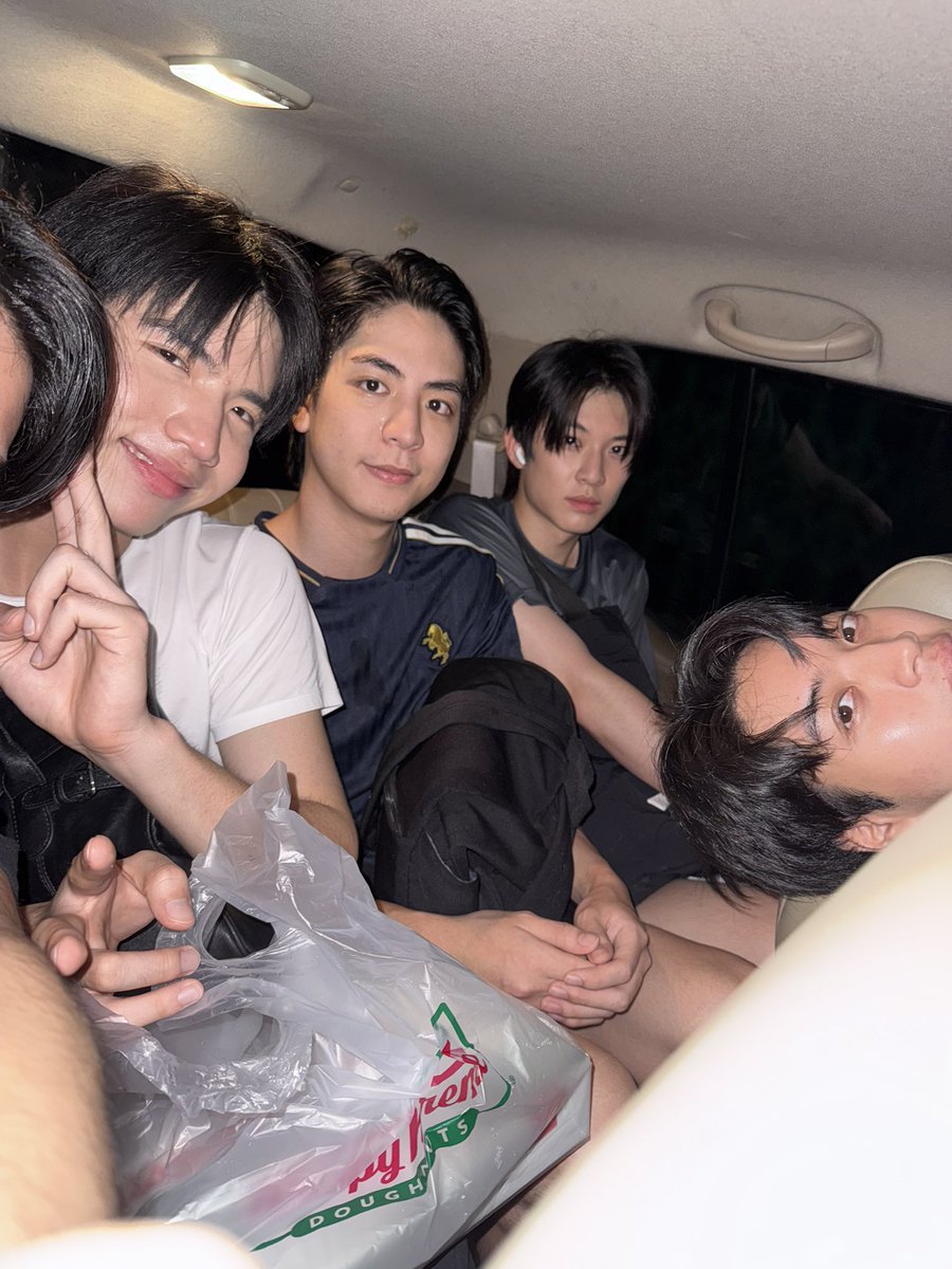 keenkeno_sp's tweet photo. ในรอบสามเดือนมีแค่นี้จีง ที่เหลือเป็นลักยิ้มของพี่525255252 https://t.co/nXqgTHOVzk