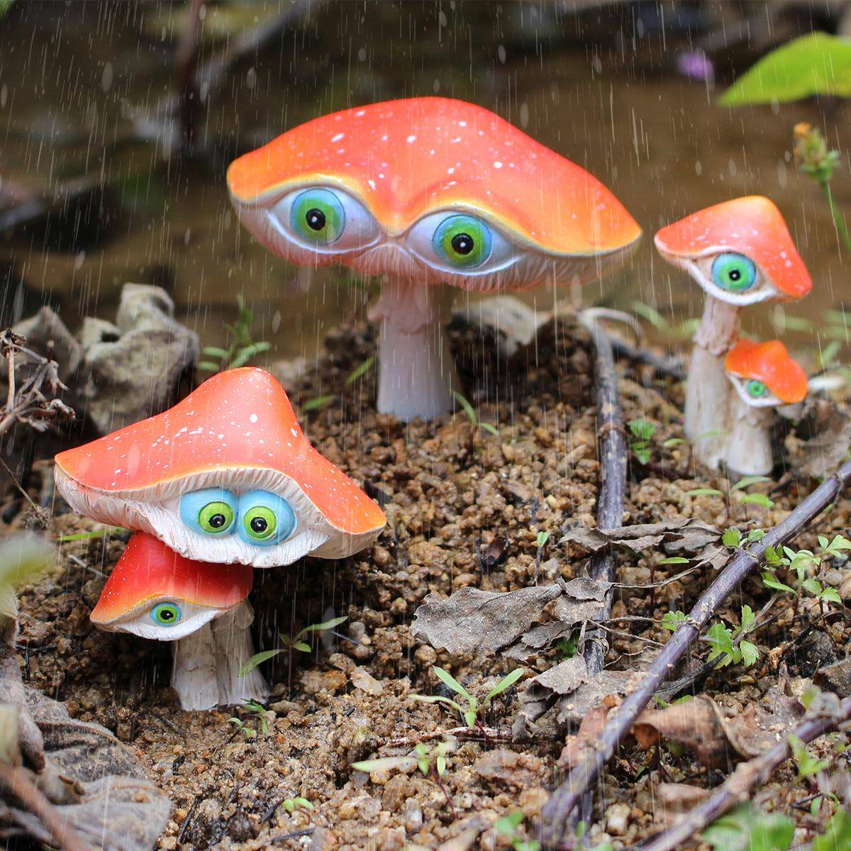 ErnaDundondysx's tweet photo. Handmade polymer clay mushroom keychain! Perfect small craft to spruce up your bag this weekend https://t.co/kYhnSQpZN0