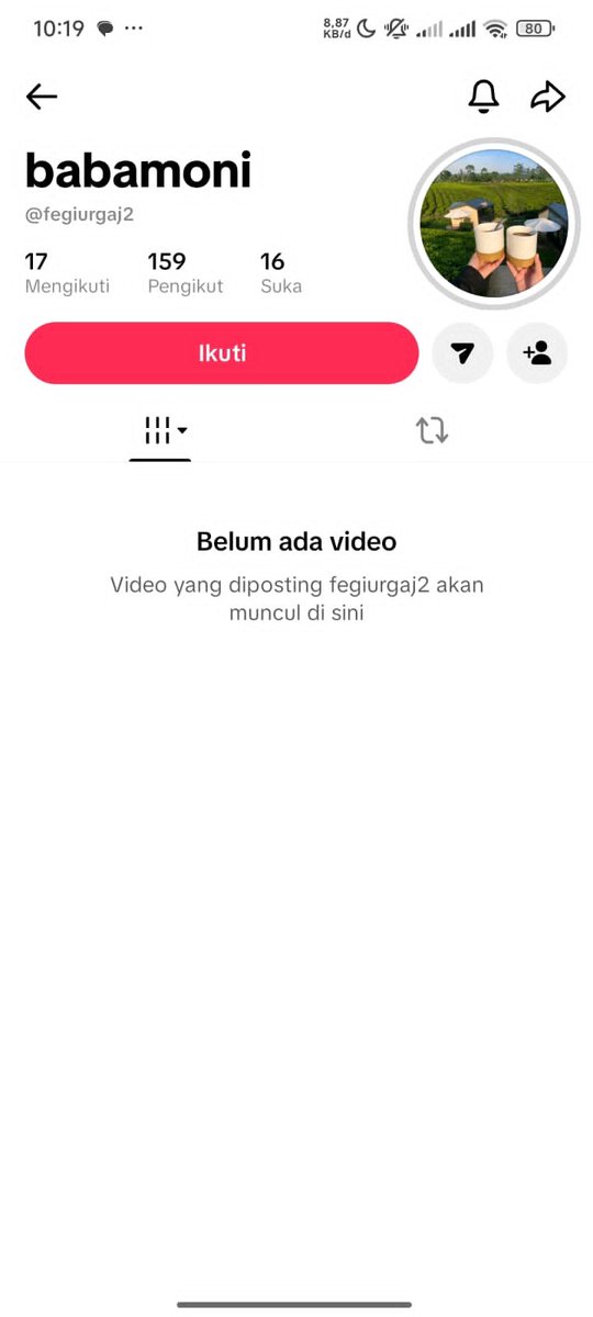 yourmoozes's tweet photo. help! qrt #penipuan #wts #bu #wtb 
guys hati-hati yaa 😭 
awalnya nemu akun tiktok @.fegiurgaj2 / babamoni, terus aku chat dan deal beli rice cooker Miyako 1,2 L. Aku transfer 85k lewat SeaBank ke DANA 085785744226 tanggal 12 September. https://t.co/O0I681foYI