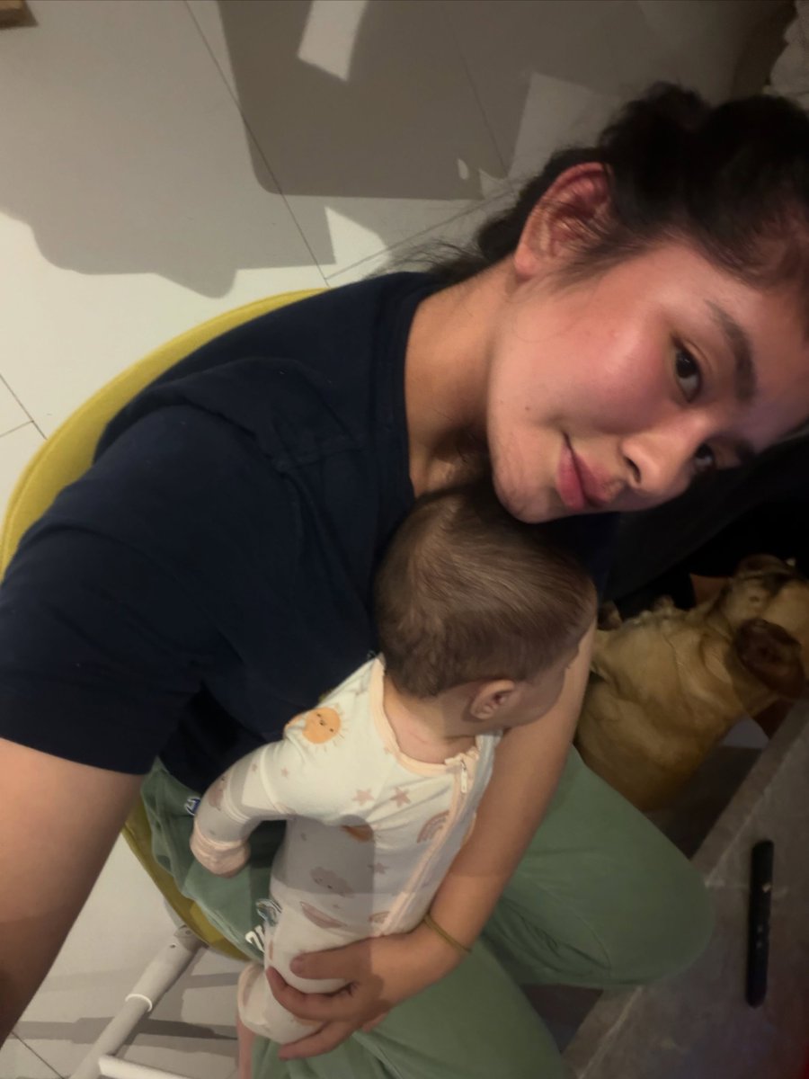 psngayondigital's tweet photo. ADORABLE FAMILY 🥹💗

Aktres na si Loisa Andalio, nag-upload sa Instagram ng adorable photos kasama ang kanyang asawa na si Ronnie Alonte at ang kanilang anak na si Baby Nili. 

“My everyday, lately. 🫶🏻,” caption nito sa kanyang post. 

(Instagram/iamandalioloisa) https://t.co/hV2jKIhMYh