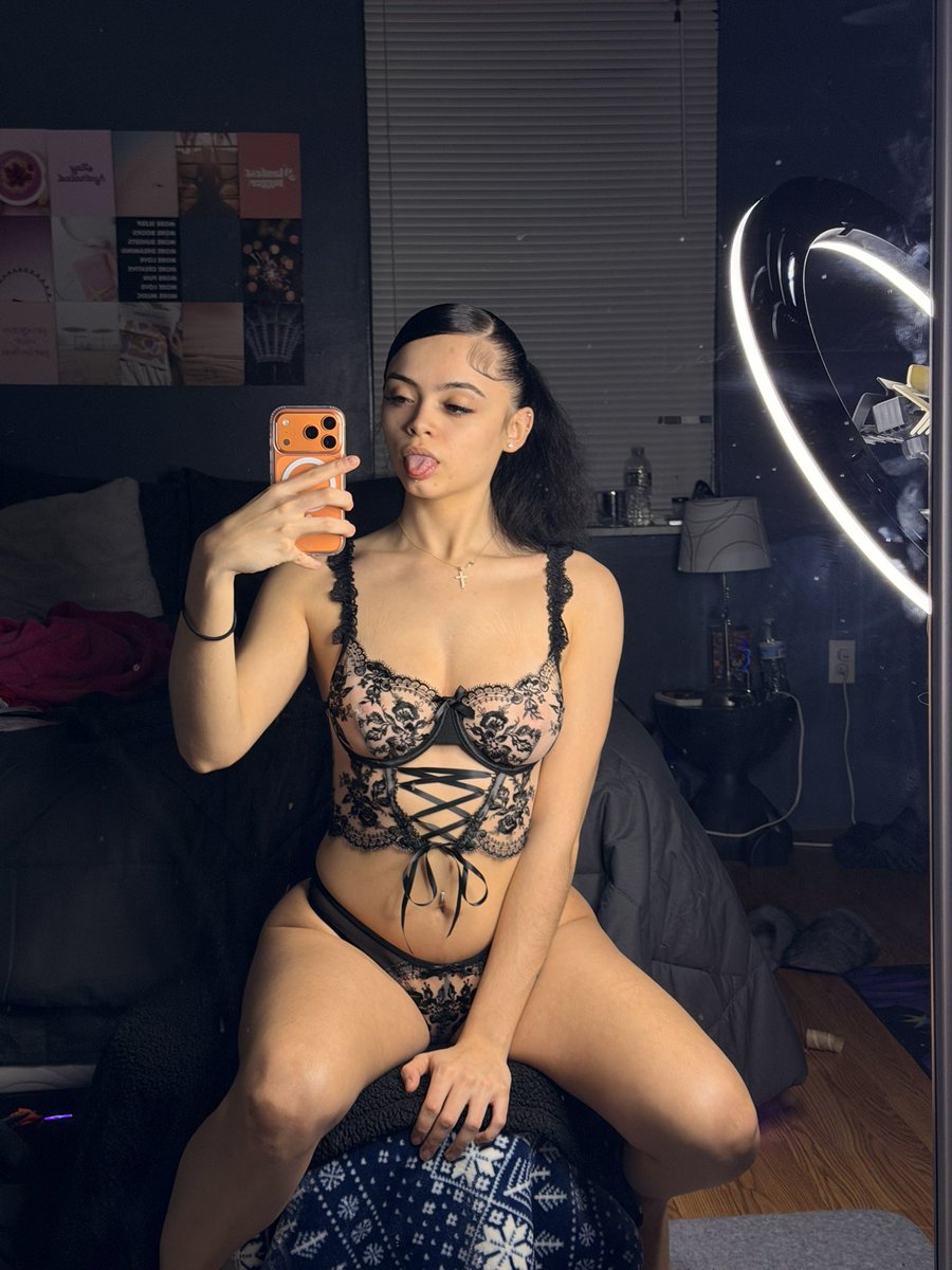 twitsger1's tweet photo. Need a company tn? Text me 
#Co #denver #aurora #freaks #teen #caketwt #denvermeet https://t.co/6IDtSfLZ4c