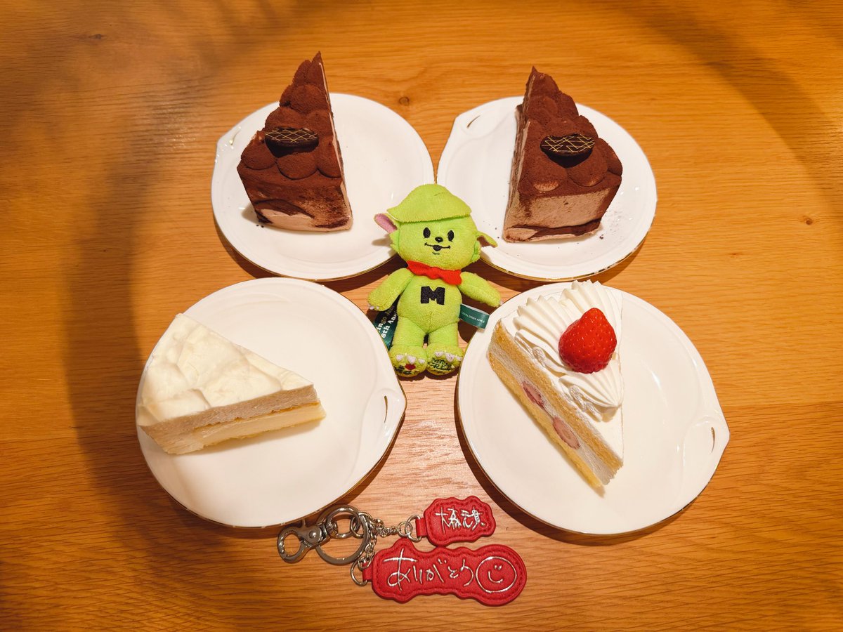 aoringojuice01's tweet photo. もっくんお誕生日おめでとう🎂
30代へようこそ〜♡
いつもワクワクをありがとう！！！
ミセスという推しができたから、もっくんの
作る曲があるから私は頑張れてます☺️
もっくんの人間味のあるところや飾らない
ところが好き。
これからも全力で推していきます🫰🏻

#大森元貴誕生祭
#MotokiBirthday https://t.co/sWp7mxiXqv