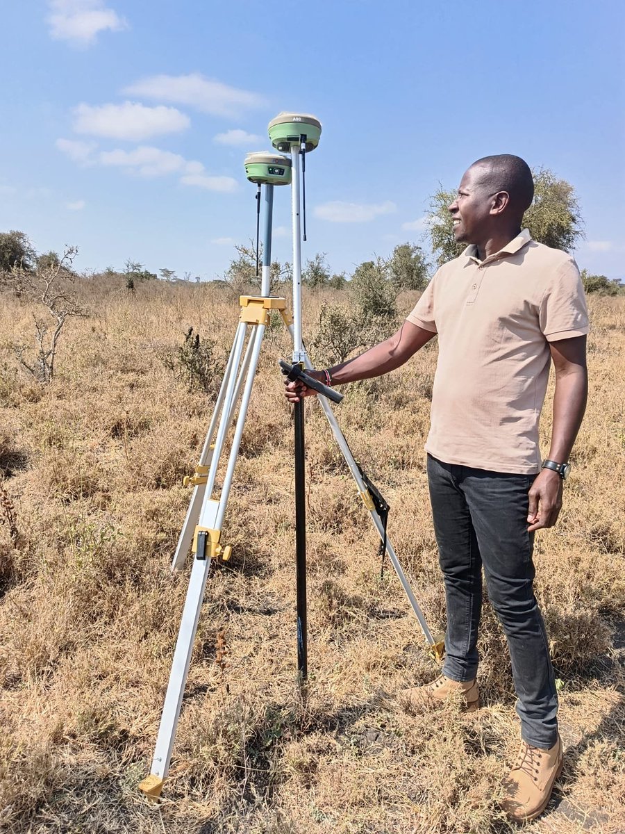 MintoRealEstate's tweet photo. Ensure your Property boundaries are surveyed and secured by engaging the services of a qualified Surveyor. Before you commit to add onto your real estate portfolio get in touch with us. 

Call/WhatsApp MintoRealEstate +254 717 244 000 https://t.co/Lytw4wtQQq