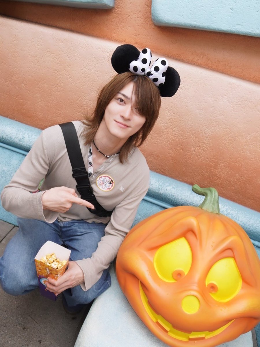 RUNIDRE's tweet photo. 久しぶりのランドに行ってきたよー！雨男発揮したけど、心は晴れやかで
楽しすぎる一日でした〜〜🌞✨️
by Yamato

#Disney https://t.co/IRi7cCqnpD