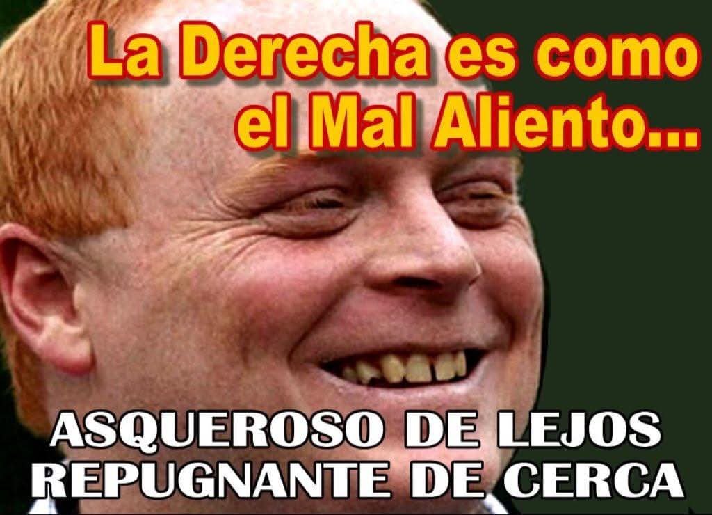 JamesPanch37932's tweet photo. @baradit Oye el guardia fronterizo odioso o se olvidan que este pobre weon no tiene credenciales diplomáticas y estudios universitarios, Trump le dió el cargo de embajador tras participar en ataque al capitolio y chan https://t.co/Y8jj0BgtSe