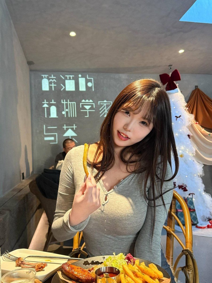 vsmbck's tweet photo. 你最喜歡哪一張？
我最喜歡第二張🥺🥺🫧
Which one do you vibe with more? 
My fav is definitely the second one 🥺✨#布里斯班 https://t.co/TJgTMXekde
