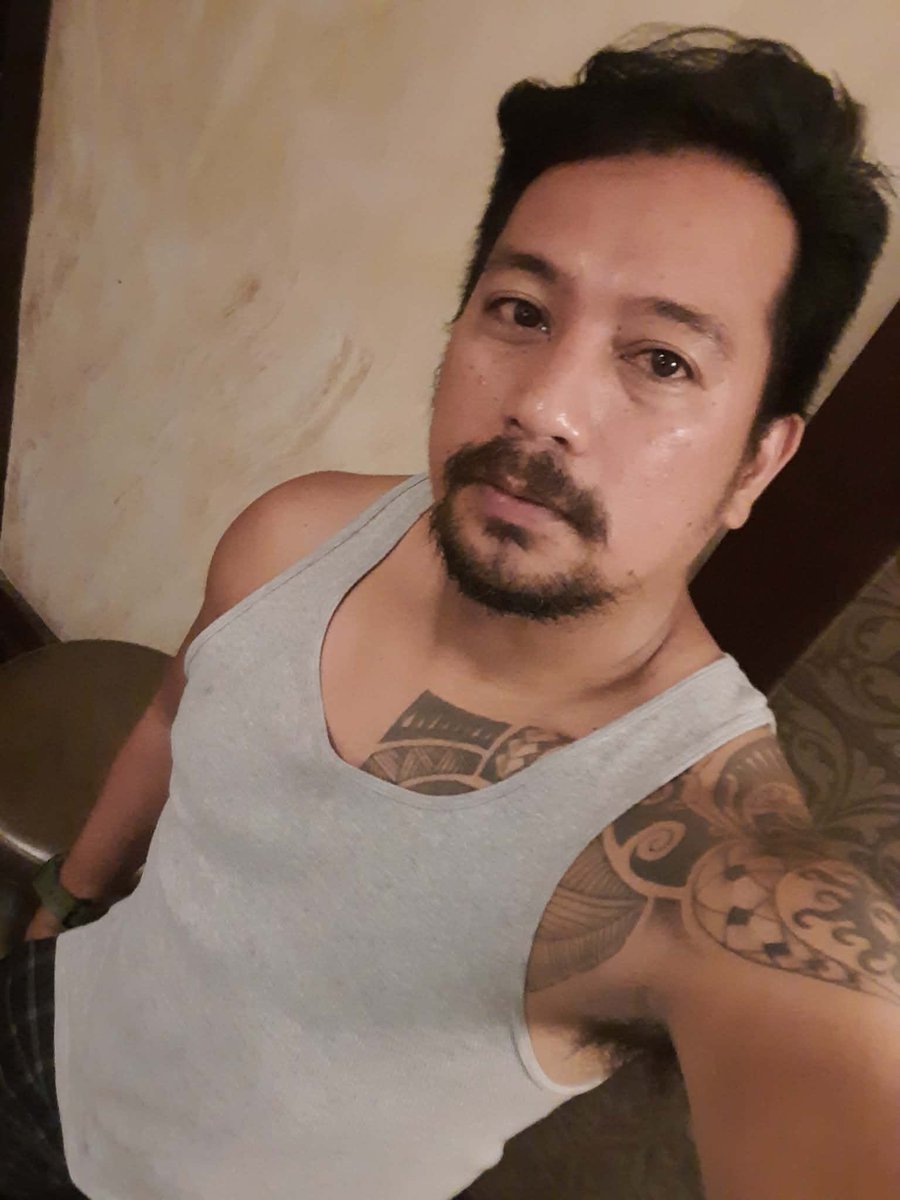 DaddyKhyle15's tweet photo. good afternoon. sa mga gusto pa massage available po ang inyong daddy khyle. book lang. DM 09665941779 https://t.co/vhkrX3xZ1f