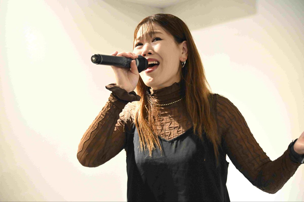 ogatyan_camera's tweet photo. #mimico さん
代々木 #ノアスタジオ
#ワンマンライブ
楽しいトークてんこ盛り。
学校で講師をされてるだけあって話し方もうまい。
お土産にmimicoさん特製のたこ焼きいただきました。
美味しかったー。
また行きます。 https://t.co/pou4lUL1bW